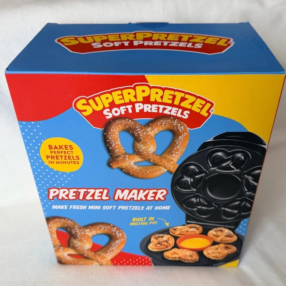 SuperPretzel Soft Pretzels Maker - Black